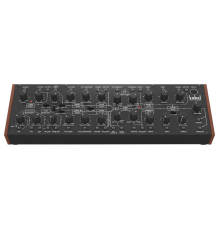 Behringer Kobol Expander Аналоговый синтезатор