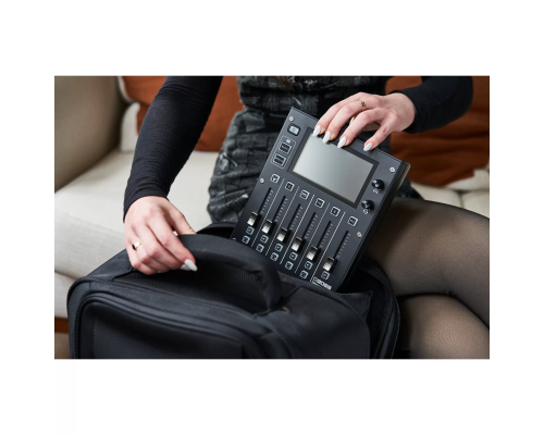 Boss Gigcaster 5 5-канальный микшер и аудиоинтерфейс