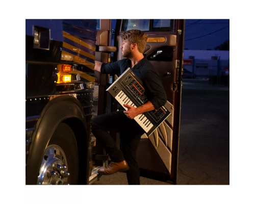 Roland Jupiter-Xm Синтезатор